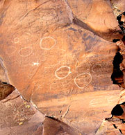 Im Sacred Canyon finden sich viele Gravuren der Aboriginal People