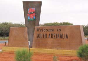 Grenze von Südaustralien und Northern Territory am Stuart Highway