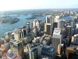 Blick vom Sydney Sky Tower auf die City und den Hafen