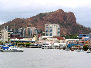 Blick auf die City von Townsville mit dem Castle Hill