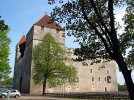 Im 13. Jahrhundert ließ der Deutsche Orden die Arensburg bauen (Foto: Eichner-Ramm)