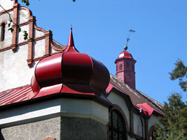 Zwiebeltürmchen-Dach (Foto: Eichner-Ramm)