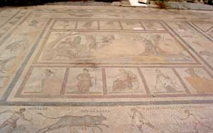 Mosaik im Bereich der ehemaligen Basilika