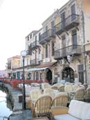 Venezianischer Hafen mit alten Fassaden