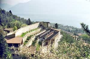 Hoch oben: Gärten des Missionszentrums Comboni