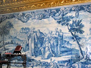 Prächtige Azulejos zieren das Innere der Igreja Matriz de Santa Maria Madalena (Foto: Eichner-Ramm)