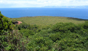 Blick über die Ponta do Mistério hinweg zur Insel São Jorge (Foto: Eichner-Ramm))