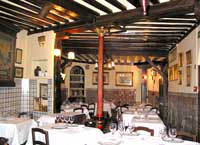 Calle de Cuchilleros: Sehr alte Kacheln schmücken das Restaurant »Sobrino de Botin«