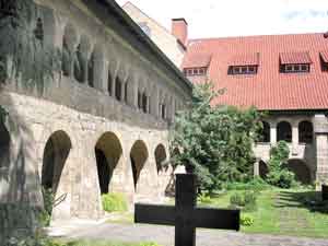 Kreuzgang im Hildesheimer Dom