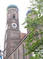 Markieren Münchens Skyline: Zwilligstürme der Frauenkirche