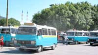 Dolmuschs am zentralen Busbahnhof Bodrums